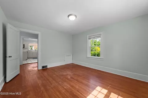 210 E 11th St, Washington, NC 27889 photo 29