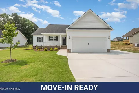 172 Royal Ave, Selma, NC 27576