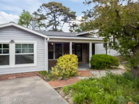 Exterior - 40 Eagle Rock Ln, Hubert, NC 28539 photo 4 of 11