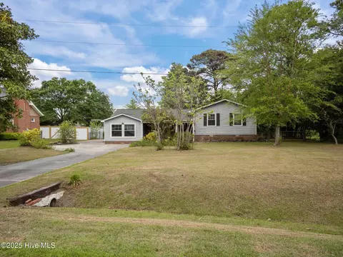 Exterior - 40 Eagle Rock Ln, Hubert, NC 28539 photo 6 of 11