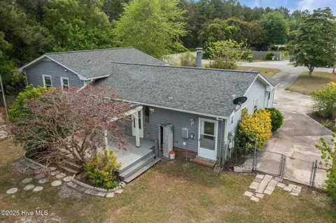 Exterior - 40 Eagle Rock Ln, Hubert, NC 28539 photo 3 of 11