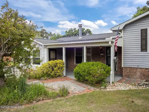 Exterior - 40 Eagle Rock Ln, Hubert, NC 28539 photo 5 of 11