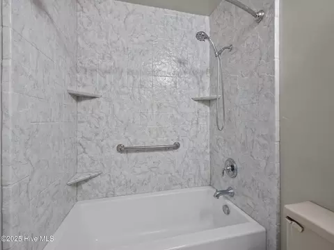 Bath - 40 Eagle Rock Ln, Hubert, NC 28539 photo 2 of 3