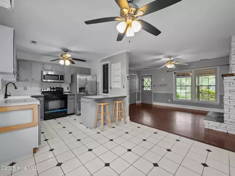 Kitchen - 40 Eagle Rock Ln, Hubert, NC 28539 photo 1 of 4