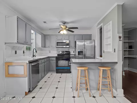 Kitchen - 40 Eagle Rock Ln, Hubert, NC 28539 photo 2 of 4