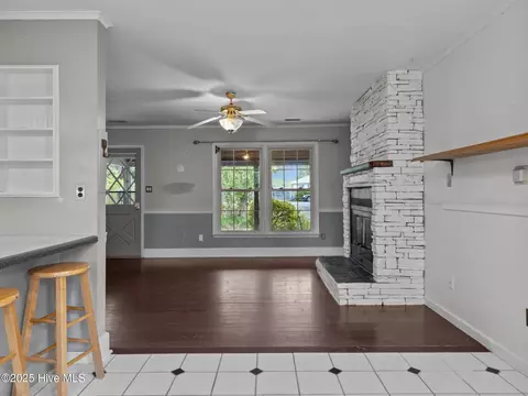Living - 40 Eagle Rock Ln, Hubert, NC 28539 photo 5 of 6