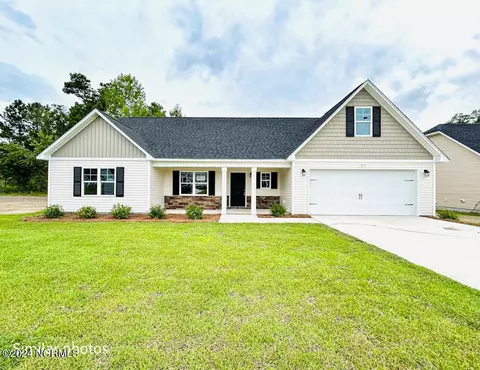 141 Tides End Dr, Holly Ridge, NC 28445