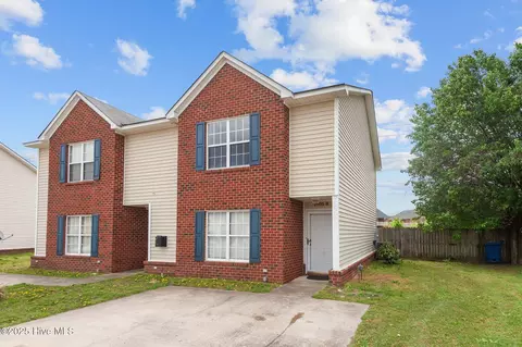 2505 Bluff View Ct, Greenville, NC 27834