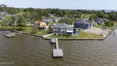 113 Wood Duck Dr, Currituck, NC 27929
