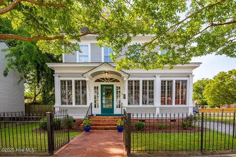 411 Queen St, New Bern, NC 28560