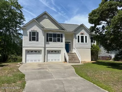 917 Hearthside Ct, New Bern, NC 28560
