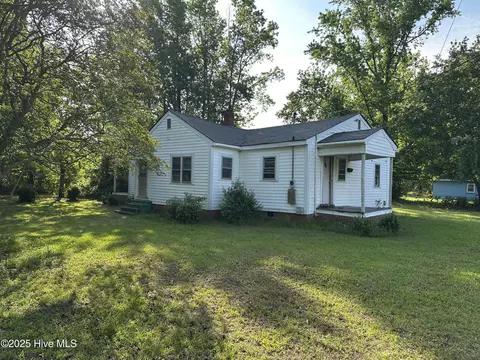 425 W Bay St, Warsaw, NC 28398