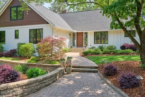 205 Quail Hollow Dr, Pinehurst, NC 28374