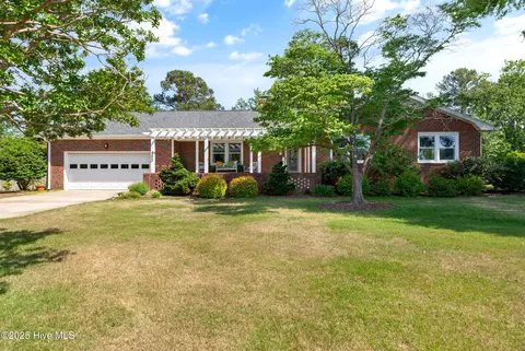 425 Stonewall Jackson Dr, Wilmington, NC 28412
