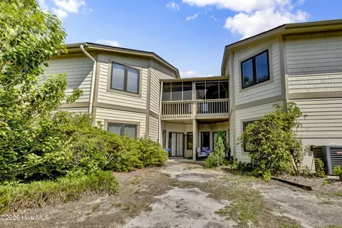 171 Longstreet Dr #202, Wilmington, NC 28412