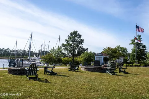 Exterior - 628 E Harborside Rd, Oriental, NC 28571 photo 13 of 15