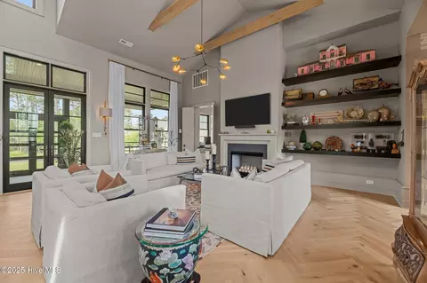 Living - 628 E Harborside Rd, Oriental, NC 28571 photo 2 of 3