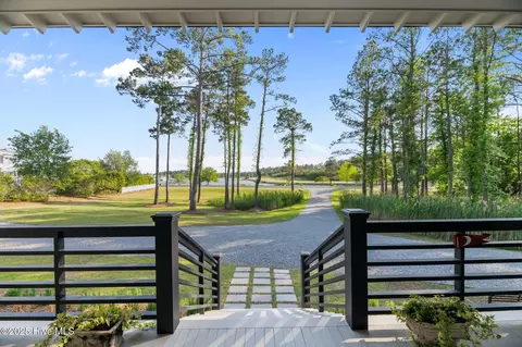 Exterior - 628 E Harborside Rd, Oriental, NC 28571 photo 2 of 15