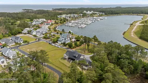 View/Area - 628 E Harborside Rd, Oriental, NC 28571 photo 3 of 9