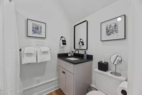 Bath - 628 E Harborside Rd, Oriental, NC 28571 photo 8 of 8