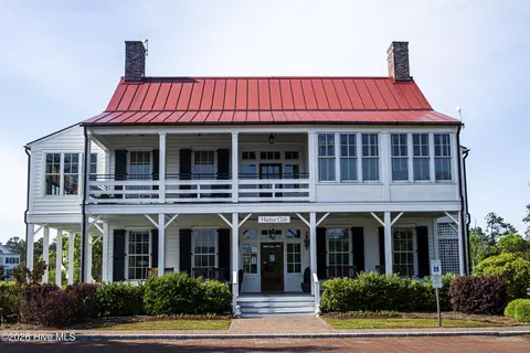 Exterior - 628 E Harborside Rd, Oriental, NC 28571 photo 12 of 15