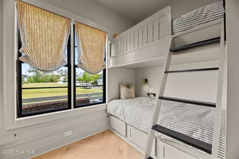 Bedroom - 628 E Harborside Rd, Oriental, NC 28571 photo 6 of 9