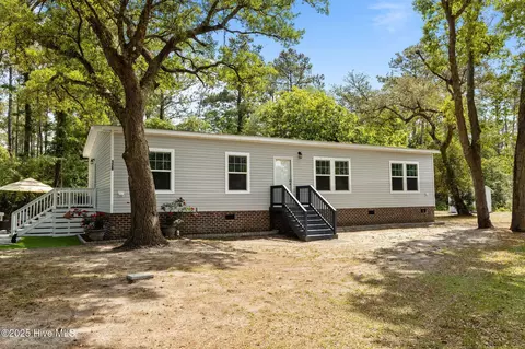 128 Caswell Dr, Newport, NC 28570
