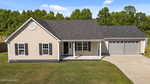 110 Buckskin Dr, Pollocksville, NC 28573