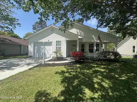 608 Raspberry Ct, Hubert, NC 28539