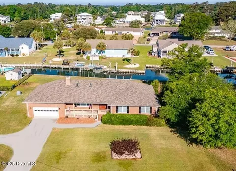 214 Channel View Ct, Cape Carteret, NC 28584