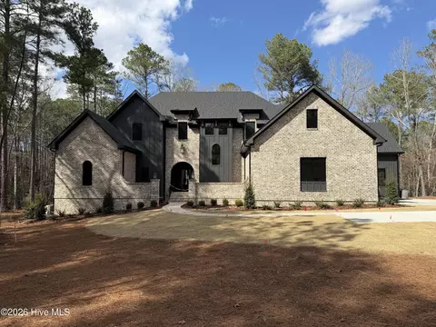 25 Middlebury Rd, Pinehurst, NC 28374
