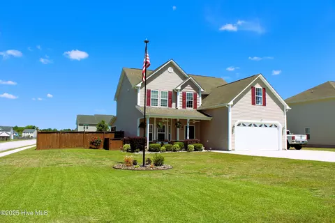 101 Groveshire Pl, Richlands, NC 28574