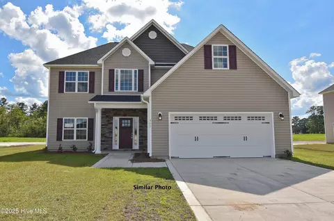 759 Secession Ln, Jacksonville, NC 28546