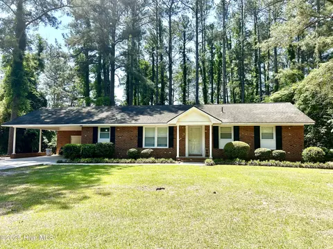 12800 Debra Dr, Laurinburg, NC 28352