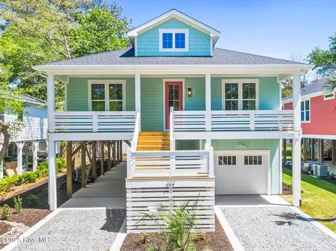 322 NE 50th St, Oak Island, NC 28465