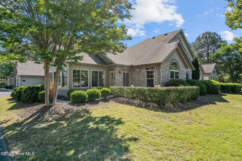 116 W Chelsea Ct, Southern Pines, NC 28387