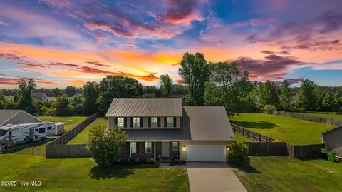 110 Hardin Dr, Maysville, NC 28555