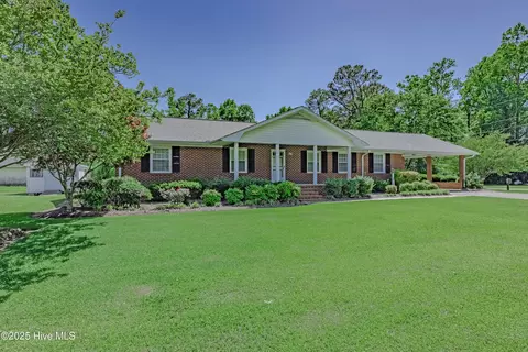 608 E Stanford St, Beulaville, NC 28518