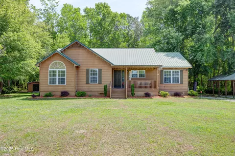 1814 Us Highway 117, Burgaw, NC 28425