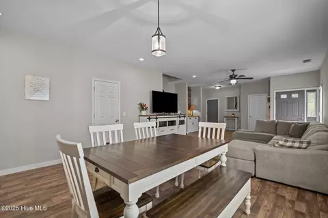 Dining - 108 Mooney Ct, Hampstead, NC 28443 photo 1 of 2