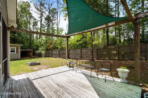 Exterior - 108 Mooney Ct, Hampstead, NC 28443 photo 8 of 10