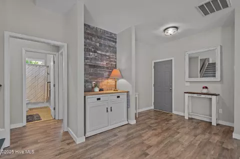 Entry Way - 108 Mooney Ct, Hampstead, NC 28443 photo 2 of 2