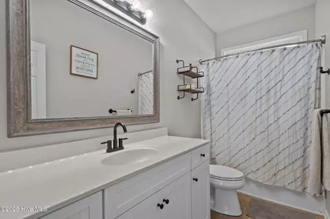Bath - 108 Mooney Ct, Hampstead, NC 28443 photo 3 of 3
