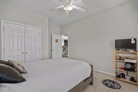 Bedroom - 108 Mooney Ct, Hampstead, NC 28443 photo 5 of 8