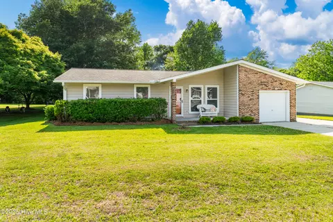 2 Cherokee Dr, Hubert, NC 28539 photo 2