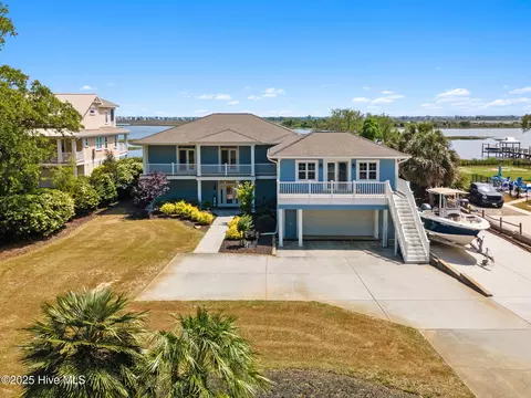 220 Shoreline Dr E, Sunset Beach, NC 28468