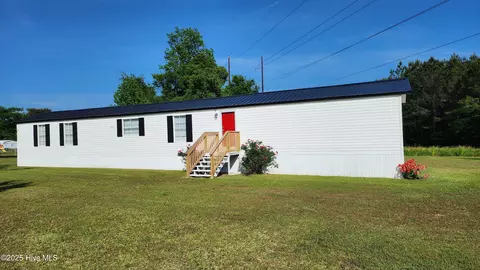 271 Cooks Dr, Whiteville, NC 28472