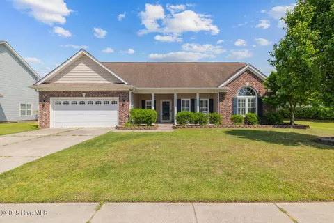 242 Silver Hills Dr, Jacksonville, NC 28546