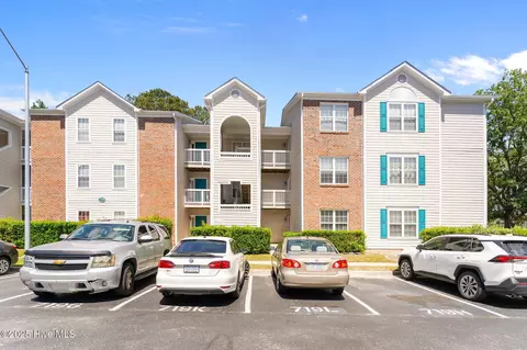 719 Melba Ct #D, Wilmington, NC 28405