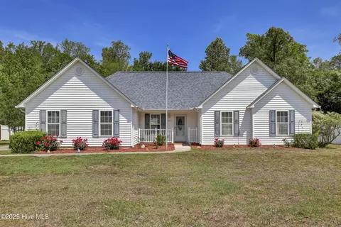 303 Double Eagle Rd, Burgaw, NC 28425